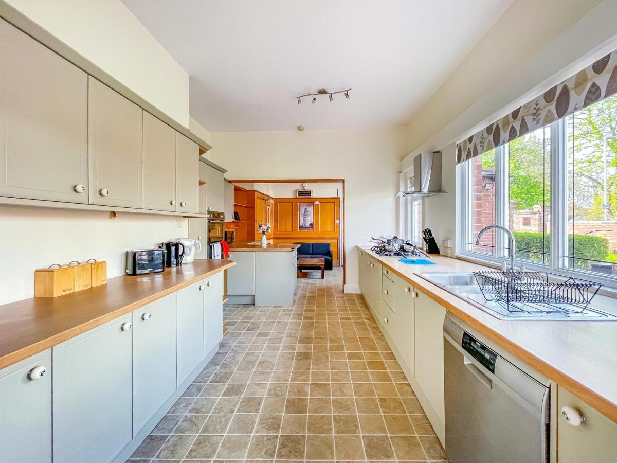 *Rg9Bc* For Your Most Relaxed & Cosy Stay + Free Parking + Free Fast Wifi * Leeds  Esterno foto