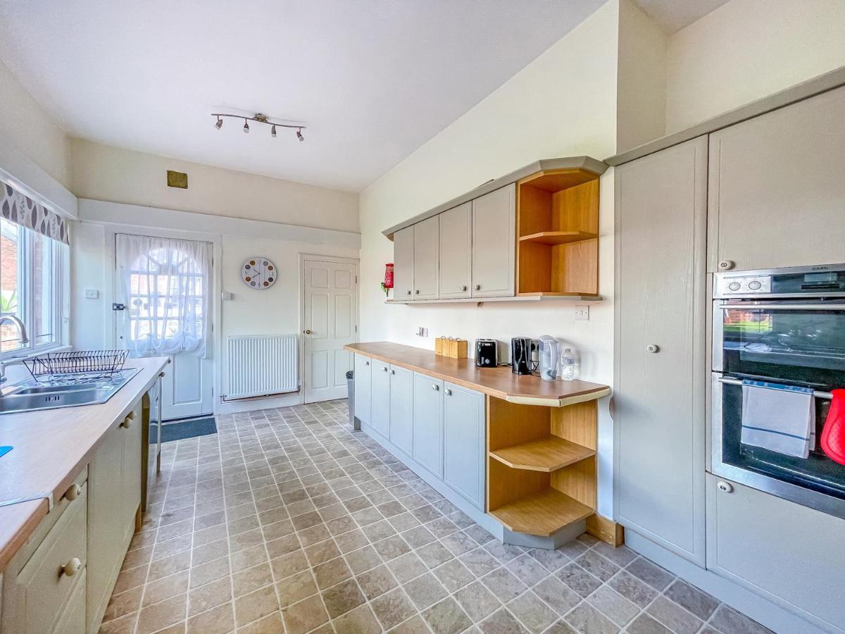 *Rg9Bc* For Your Most Relaxed & Cosy Stay + Free Parking + Free Fast Wifi * Leeds  Esterno foto